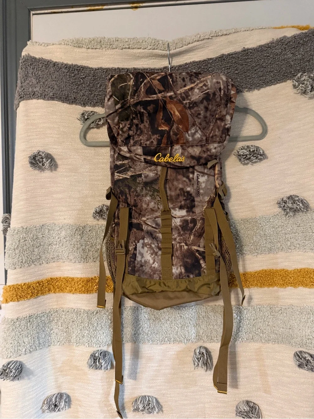 Cabela's Men's Camo Hiking Backpack in Brown and Olive